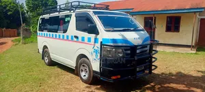 Toyota HiAce 2015 - White