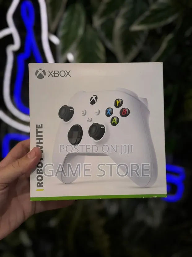 Brand New Xbox Series Wireless Controller - Robot White - 1