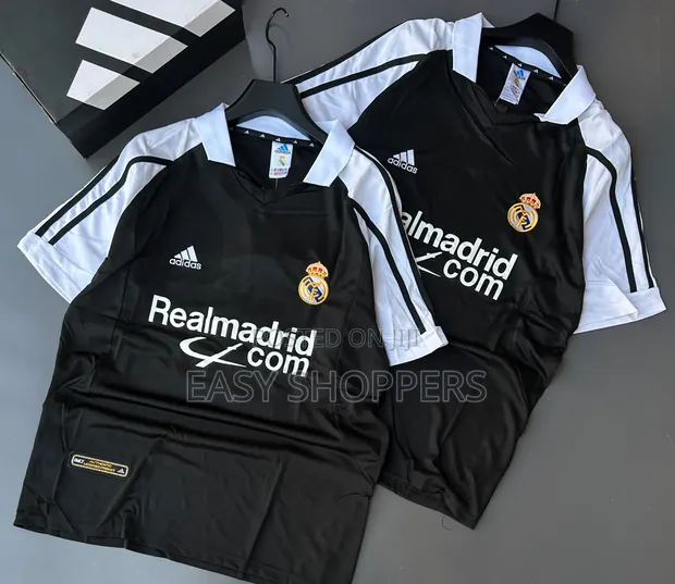 Real Madrid 2001/02 Away Kit - 1