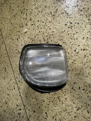 Toyota Land Cruiser FJ80 Corner/Parking Light