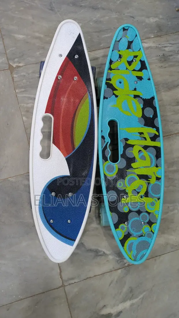 Oval-Shaped Mini-Cruiser Skateboard (Penny Board) - 1