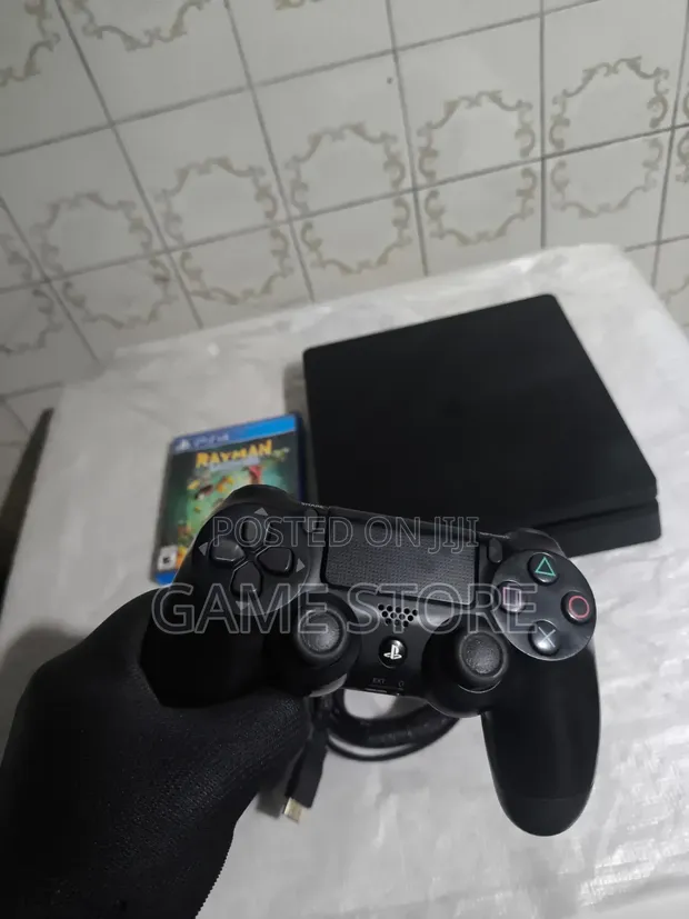 PS4 Slim Bundle: 13 Games + 2 Controllers - 1