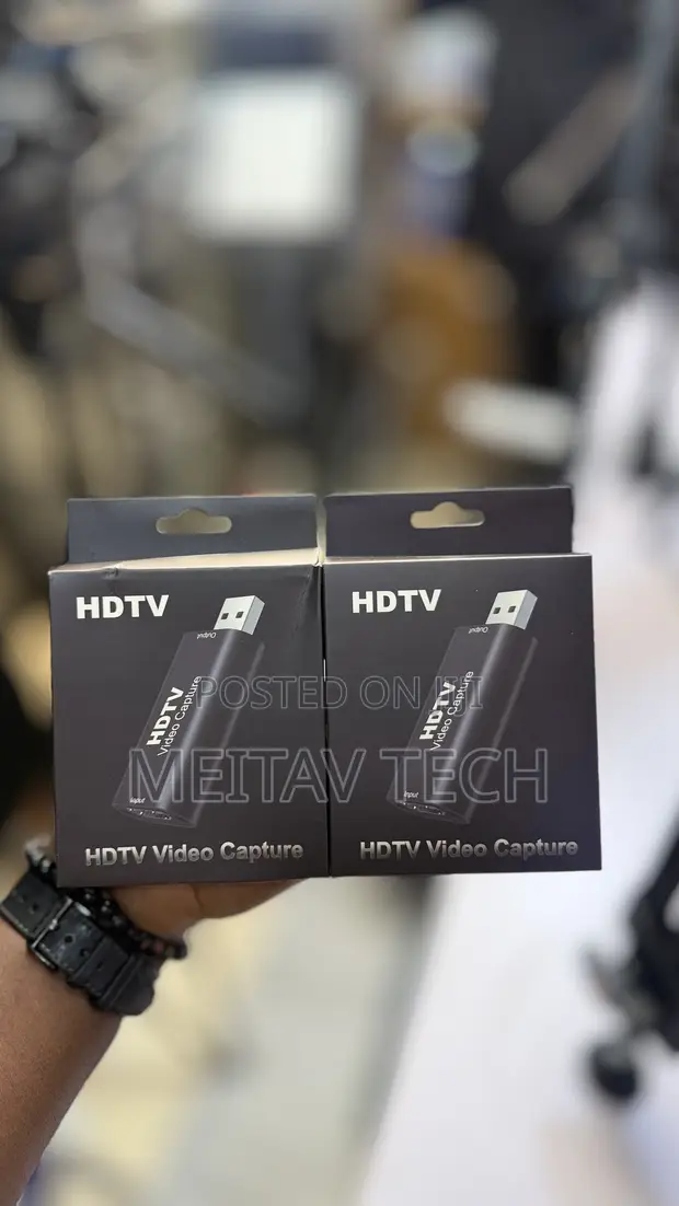 Video Capture Card Black USB-to-HDMI - 1