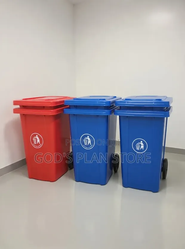Monolith 120 Litre Plastic Dust Bin - 1