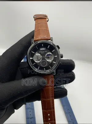 The Montairr Men's Leather Strap Watch