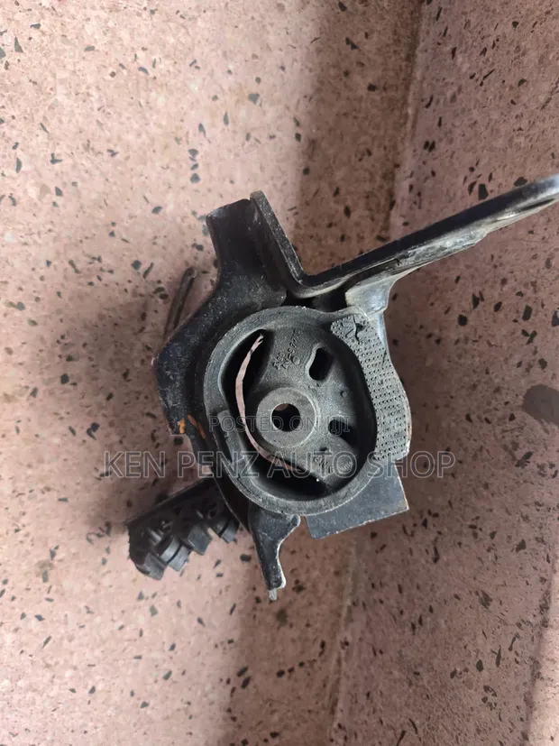 Toyota Corolla Fielder Gearbox Mounting (2008-2010) - 1