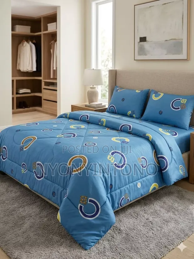 4-Piece Duvet Set with Pillowcases & Bedsheet - 1
