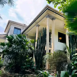 6-Bedroom House for Sale in Kiwafu Estate, Kansanga