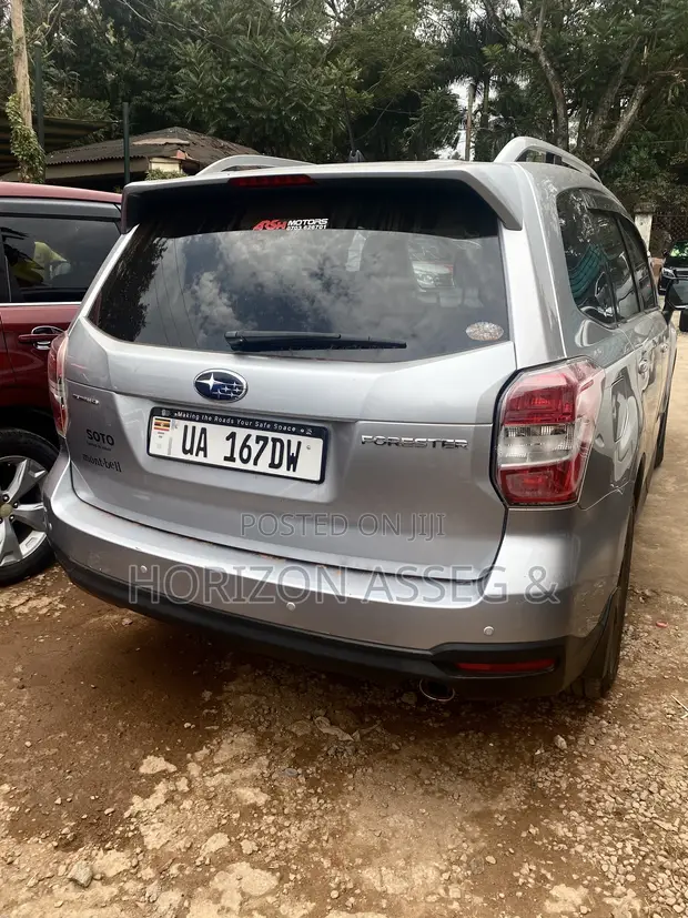 Subaru Forester 2.0D X 2012 Silver - 1