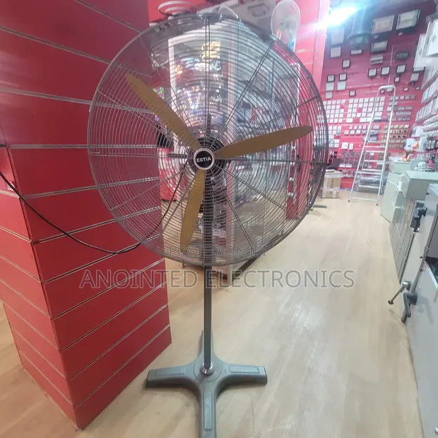 Industrial 30-inch Standing Fan - 1
