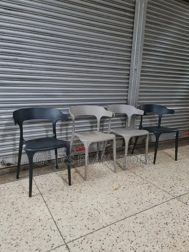 Executive Wavey Plastic Chairs - Brand New - 1