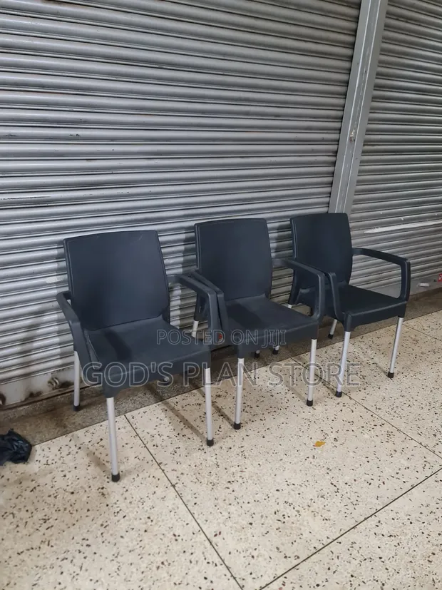 Branded Diva Plastic Chairs - 1