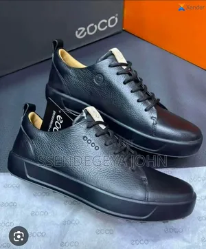 Ecco Men's Black Pebbled Leather Sneakers