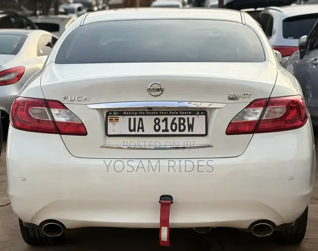 Nissan Fuga 2012 White - 1