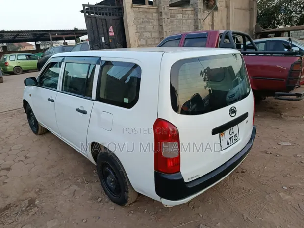 Toyota Probox 2011 White - 1