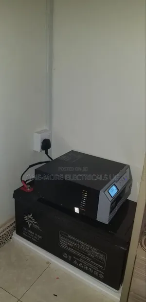 Reliable Backup System: 200Ah Battery & 900VA Inverter Charger