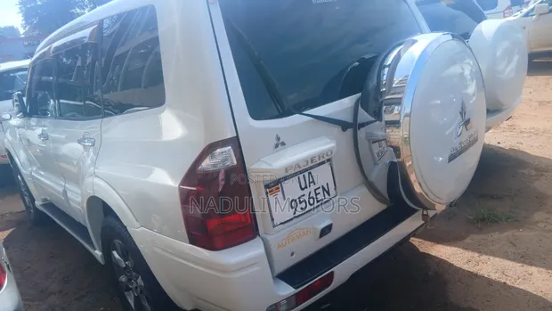 Mitsubishi Pajero 2008 White - 1
