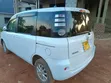 Toyota Sienta 2010 White - 4