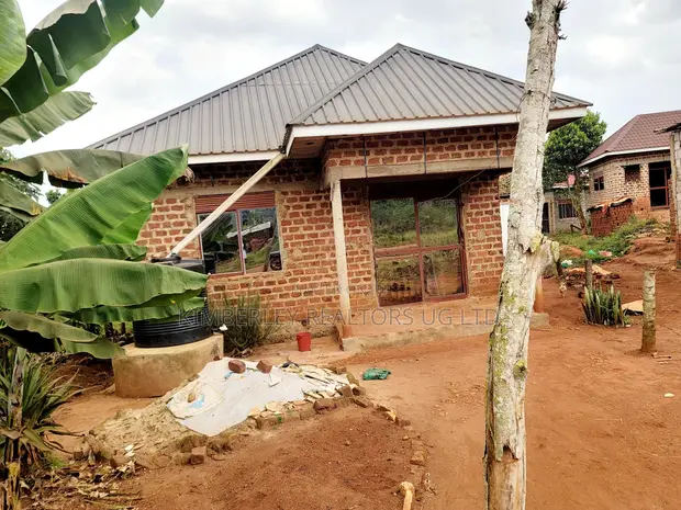 3 Bedroom House for Sale in Kitende, Entebbe Road - 1