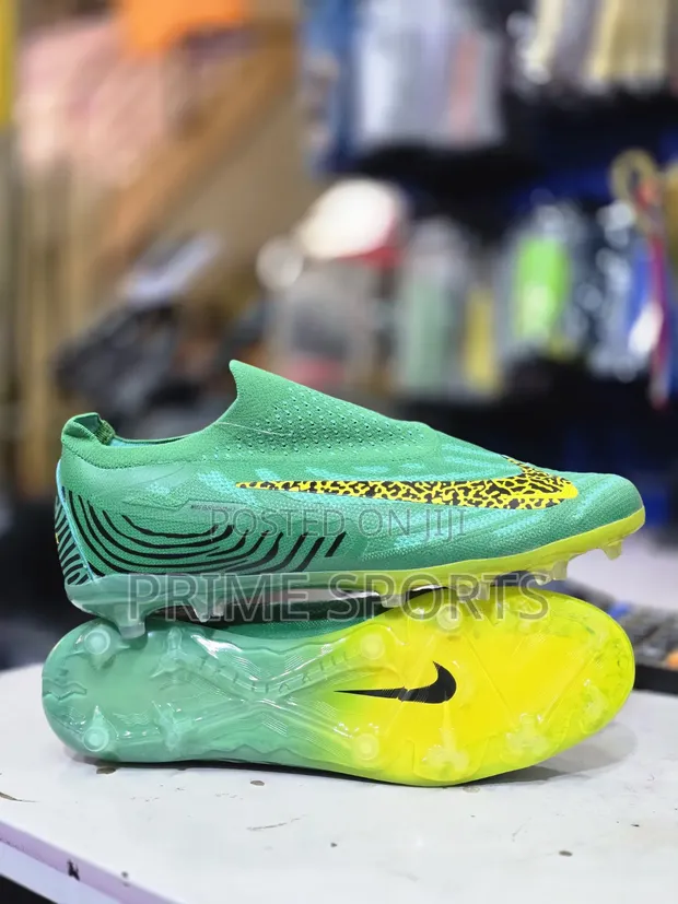 Nike Phantom Football Boots - 1