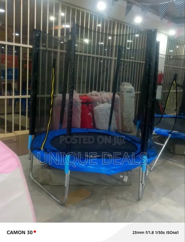 IONiX Kids Trampoline with Enclosure Net - 1