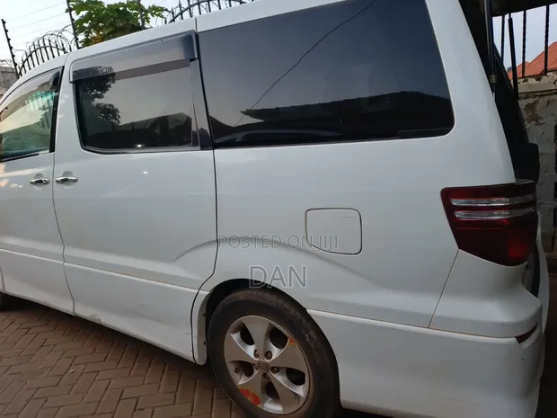 Toyota Alphard 2.4 Petrol AWD 2007 White - 1