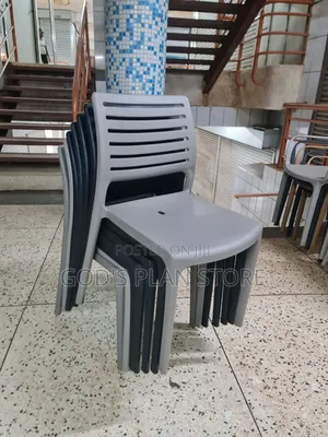 Picnic Pop Plastic Chairs (Set of 4)