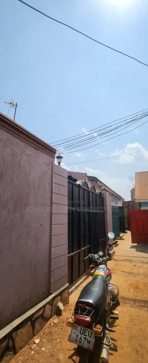 Furnished 6 Bedroom House for Sale in Katooke Estate, Wakiso