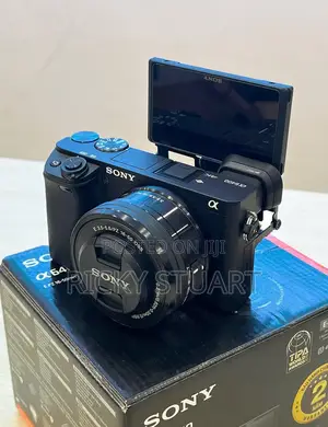 Sony Alpha A6400 Mirrorless Camera with 16-50mm Lens