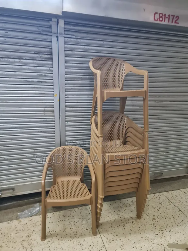 Arc Indoor/Outdoor Plastic Chairs (Brown) - 1