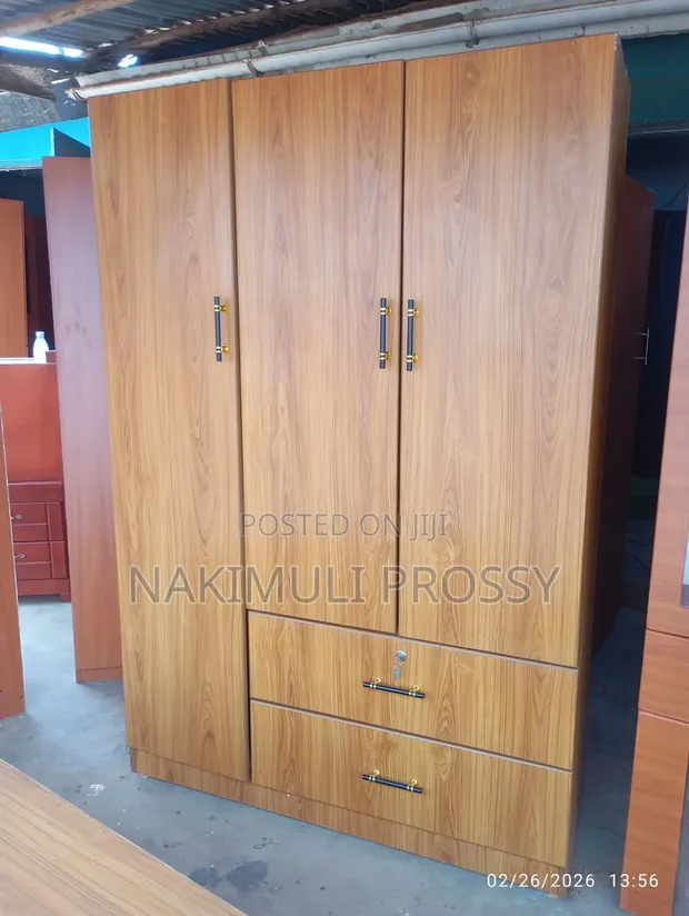 4x6 Feet Wardrobe with 3 Doors and 2 Drawers - 1