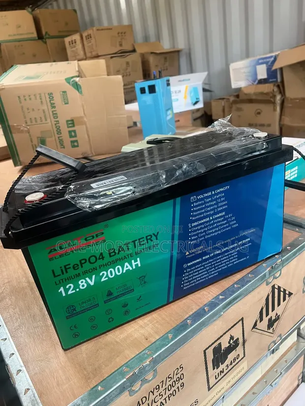 Top Lithium Iron Phosphate Battery 200Ah/12V - 1