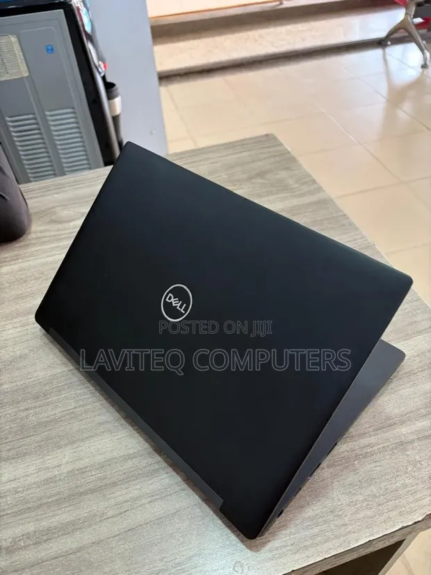 Dell Latitude 7390 Laptop - i5, 8GB RAM, 256GB SSD - 1