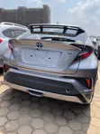 Toyota C-HR XLE Premium FWD 2018 Gray - 3