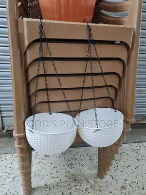 Beautiful Hanging Plastic Flower Pots (White)