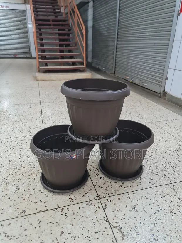 Vegas Plastic Flower Pots - 1