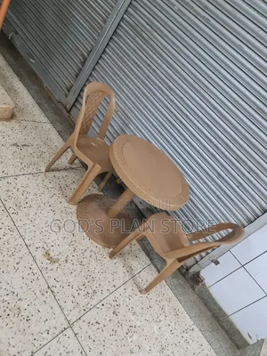 Homiboss Dining Plastic Table and Chairs
