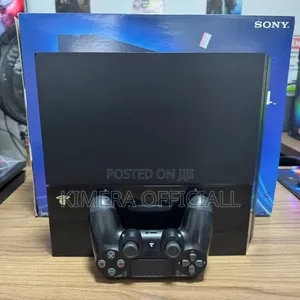 Chipped PS4 Fat Standard Console + 2 Controllers, 12 Games