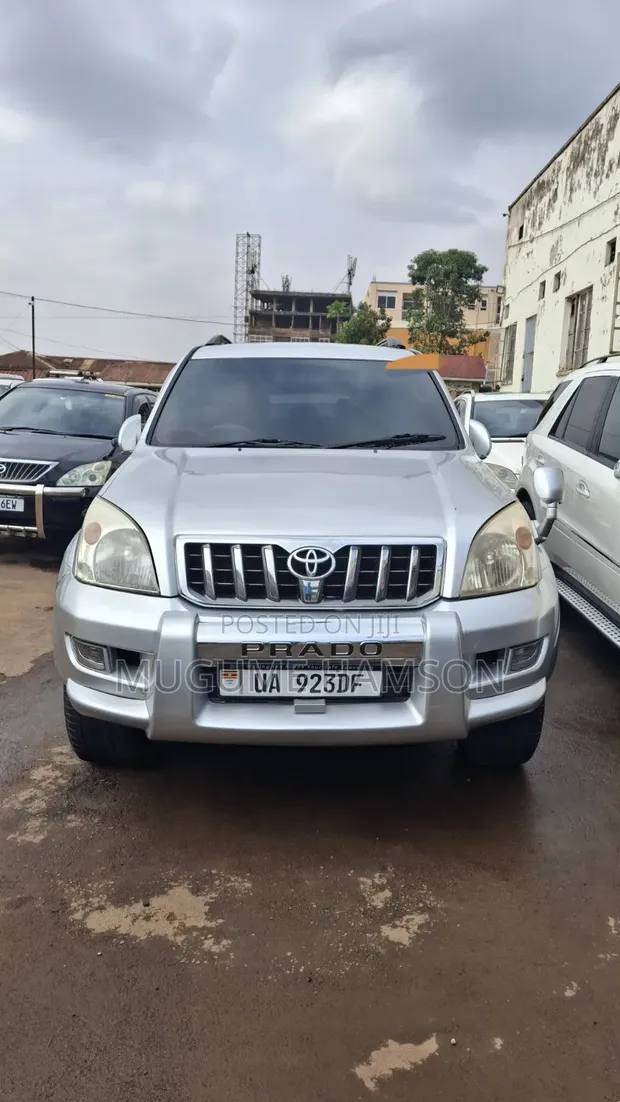 Toyota Land Cruiser Prado 2004 Silver - 1