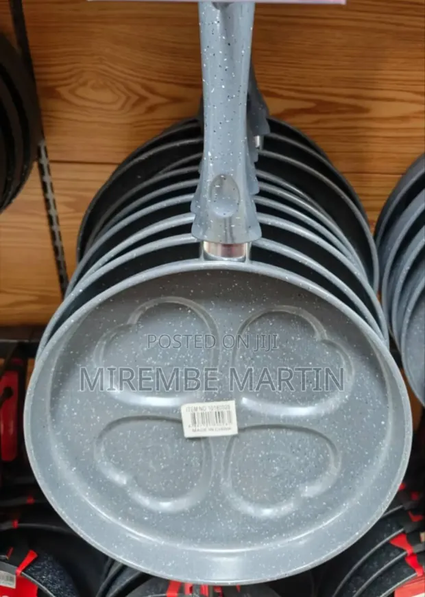 Grey Non-Stick 4-Cup Heart Shape Egg Frying Pan - 1