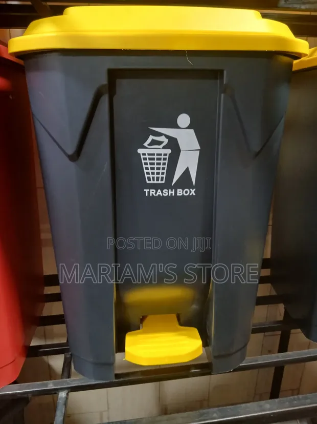 Plastic Waste Bin with Pedal - 1