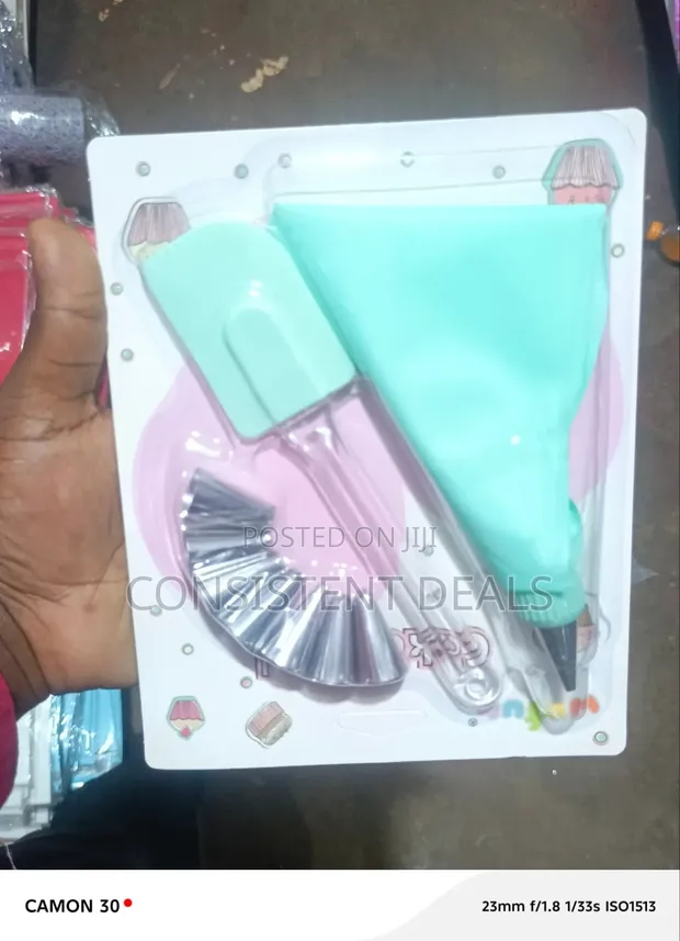 Cake Icing Decorating Tool Kit - 1
