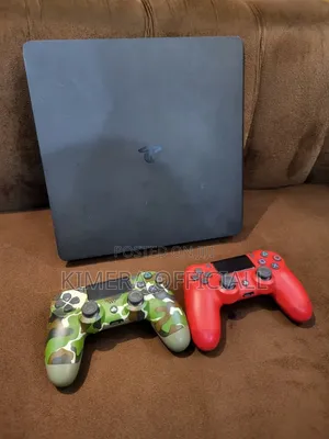 Chipped PS4 Slim Bundle: 2 Controllers, 12 Games Installed