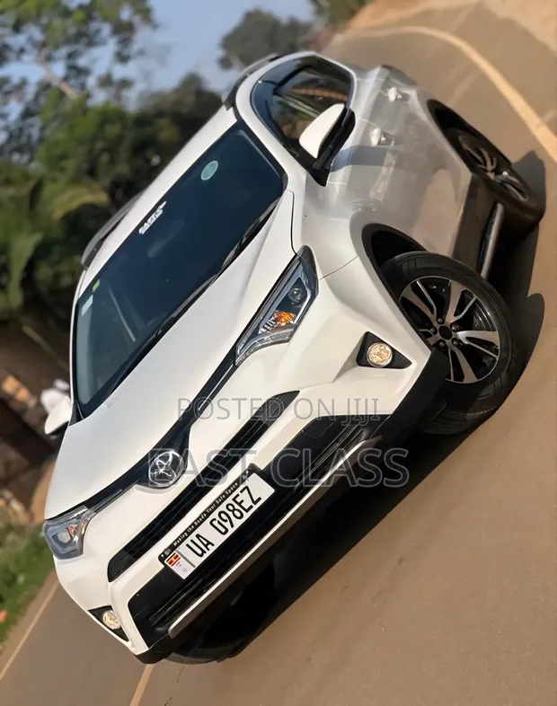 Toyota RAV4 2016 Pearl White - 1