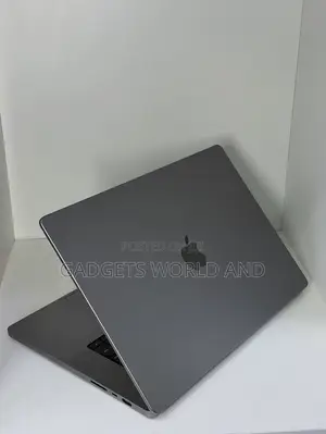 Apple MacBook Pro 16" M1 Pro, 16GB RAM, 1TB SSD