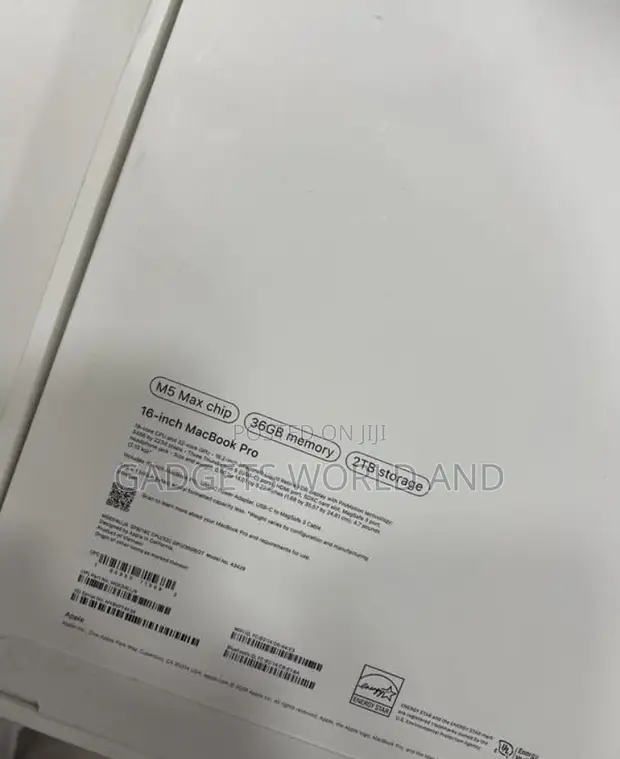 Apple MacBook Pro 14" M5 Max 36GB RAM 2TB SSD - 1