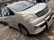 Toyota Noah 2010 - 2