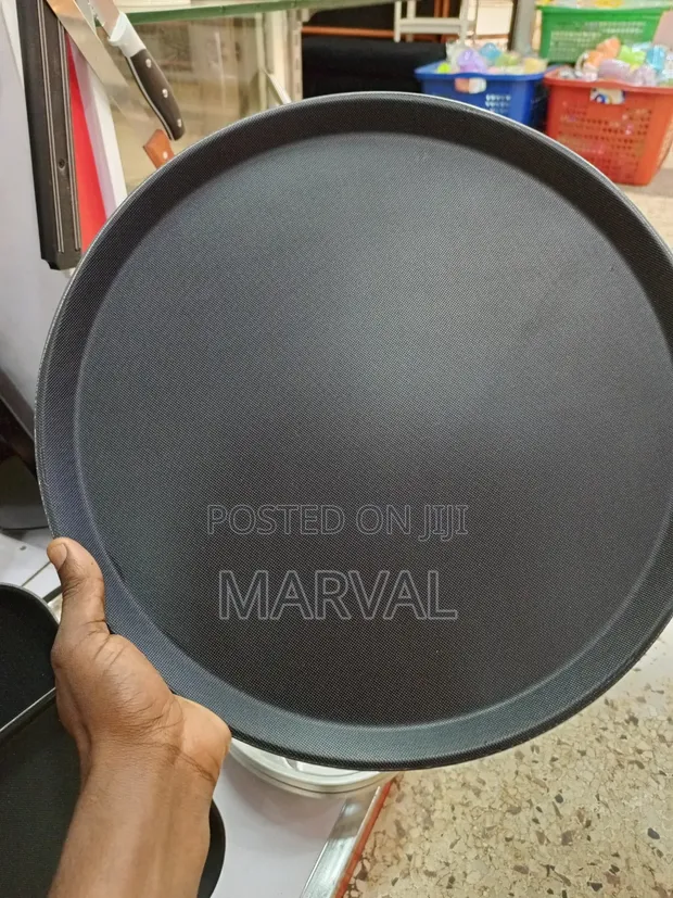 Round Non-Slip Serving Tray - 1