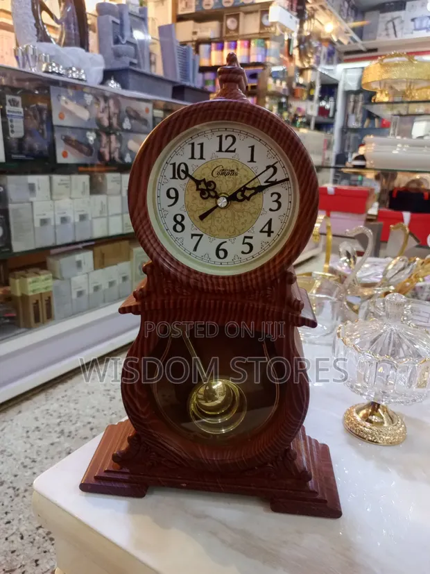Vintage-Inspired Wooden Mantel Clock - 1