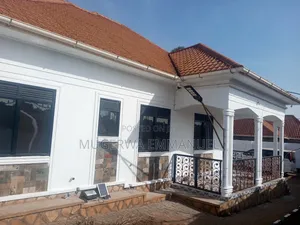 Furnished 5-Bedroom Bungalow on Private Land, Katabi